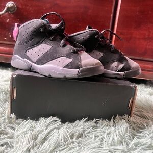 Jordan Black and Gray Sneakers Mid-Top Lace-Up